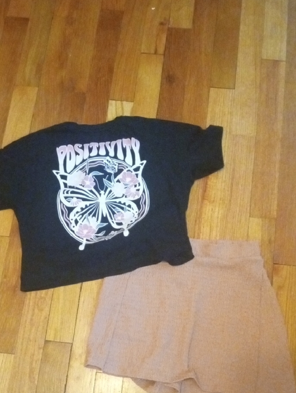 girl Black Graphic Crop Tee with Pink Floral Accent and skort 7/8